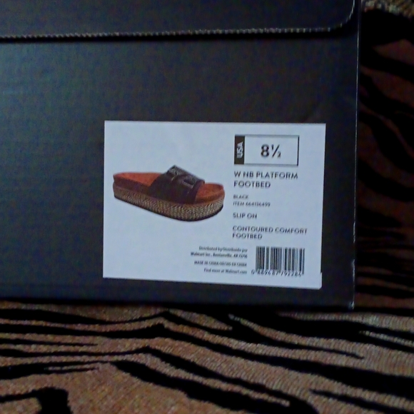 No boundaries women's open toe slip on sandals One inch platform - Picture 2 of 2